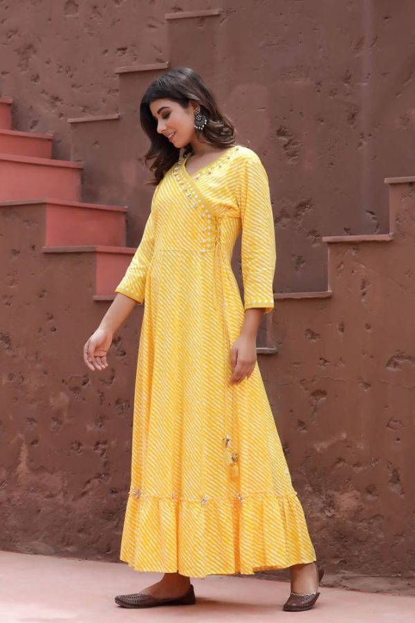 Yufta Women Yellow & White Leheriya Printed Kurta With Coffee Bean Shell Detail on Sale